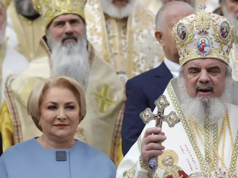 Viorica Dăncilă, alături de Patriarhul României, preafericitul Daniel