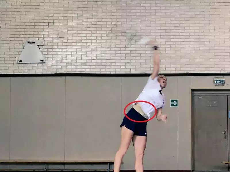 Simona Halep s-a antrenat, la Moscova, cu un corset special pentru ameliorarea durerilor de spate