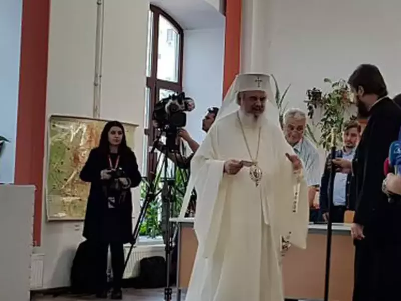 Patriarhul Daniel a votat la școala Ienăchiță Văcărescu din București