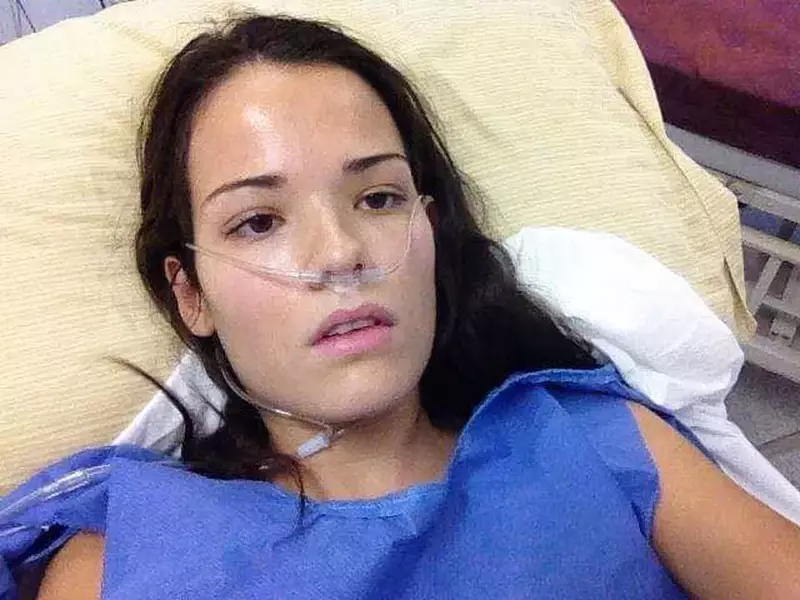 Katrina Parra, paralizată, pe patul de spital