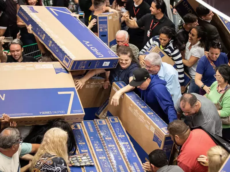 Black Friday în toată lumea. Imaginile groazei