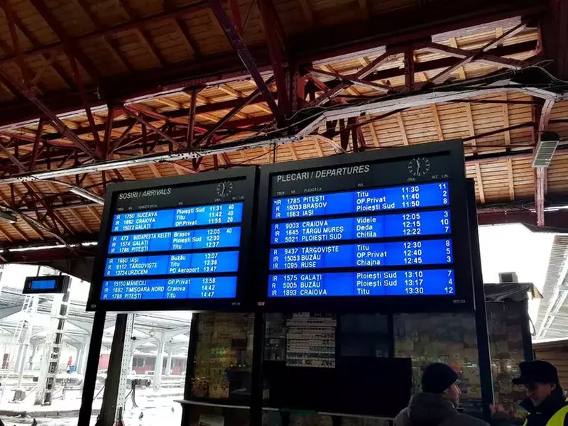 Suspect reținut în cazul amenințărilor de la 112. Panou afisaj Gara de Nord