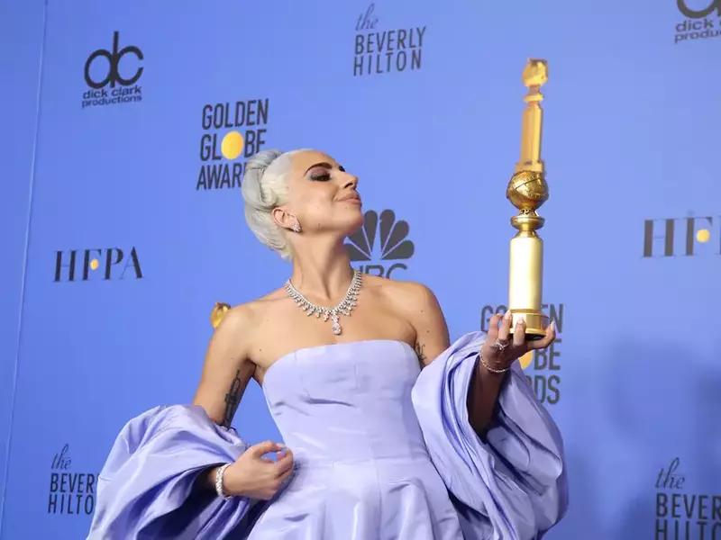 Cât au costat bijuteriile pe care le-a purtat Lady Gaga la decernarea Globurilor de Aur
