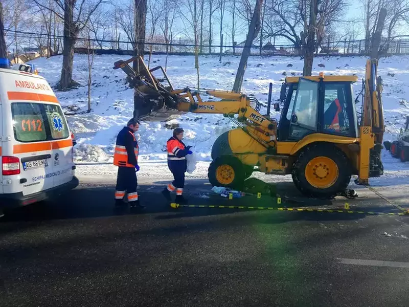 O bătrână a murit, după ce a fost lovită de un utilaj de deszăpezire în Curtea de Argeș