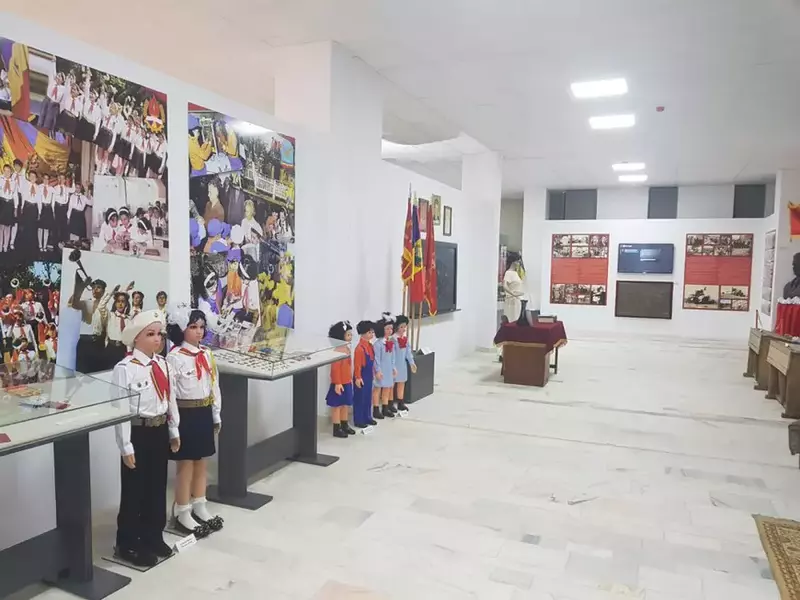 Viața pe vremea lui Ceaușescu, recreată la Muzeul Județean din Vaslui