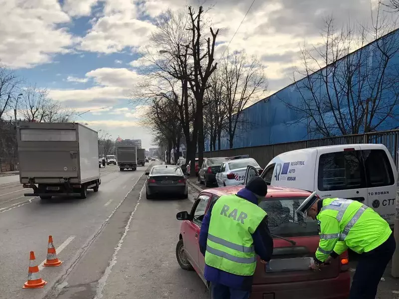 Peste 5.000 de amenzi pentru șoferii mașinilor, depistați cu defecțiuni la sistemele de frânare și direcție