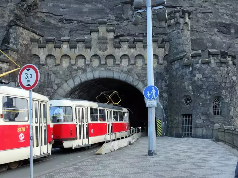 Transportul public din Praga va fi gratuit, în zilele cu smog