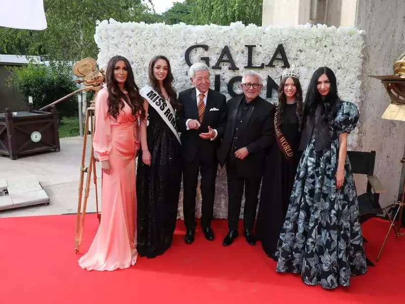 Ion Dichiseanu, Ovidiu Lipan Țndărică și Miss România la Premiile UCIN 2019 FOTO: Florin Ghioca