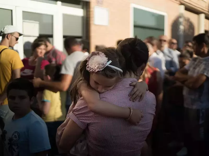 Coadă la vot în fața secției din Almería