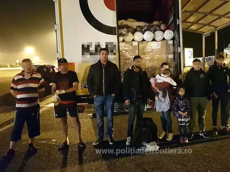Cetăţeni din Irak, Siria și Turcia, descoperiți la Vama Nădlac II ascunşi într-un TIR
