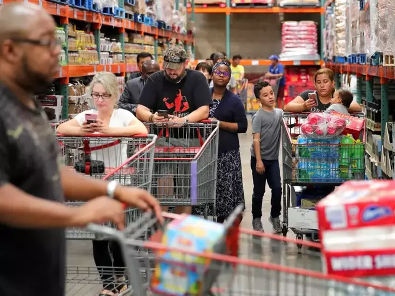 Locuitorii din Florida se pregătesc înainte ca uraganul Dorian să ajungă pe coastă (Foto: Hepta)