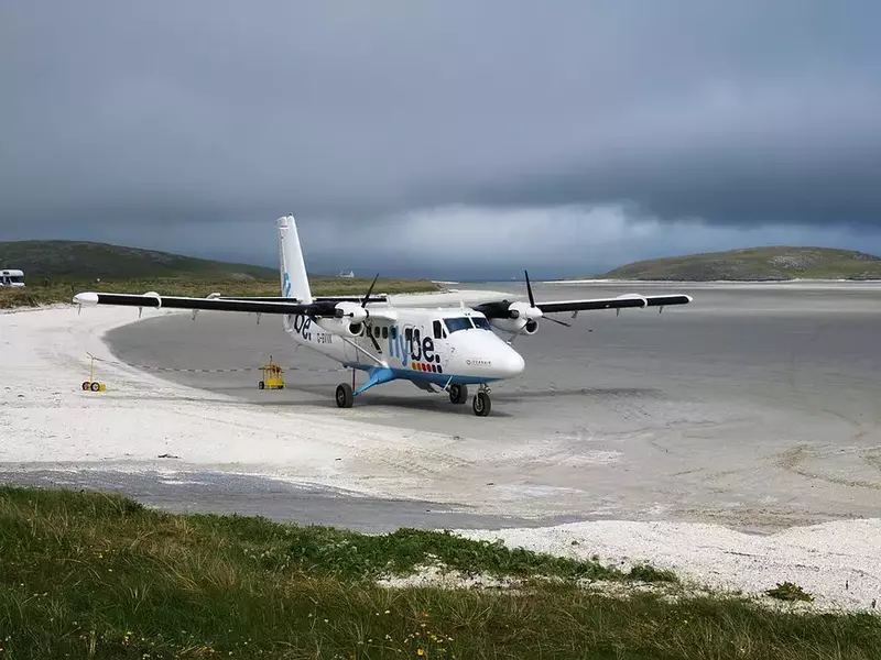 Avion pe plaja aeroportului Barra