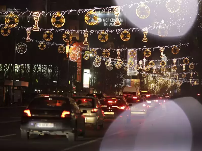 Foto Octav Ganea INQUAM - INSTANT - ILUMINAT STRADAL - BUCURESTI