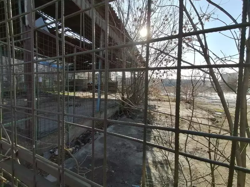 Terenul pe care a fost baza sportivă Girueta. Fotografie din februarie 2020