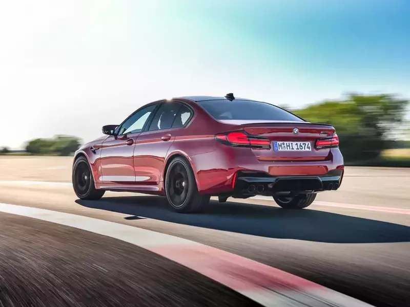 BMWM5Competition06
