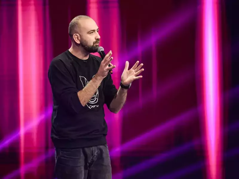 teo vio si costel iumor (2)