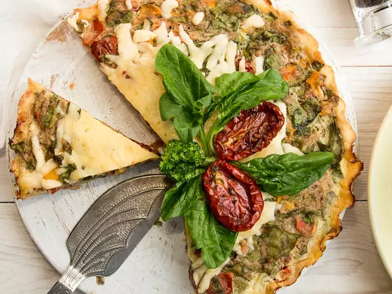 Chec aperitiv cu ton și roșii uscate