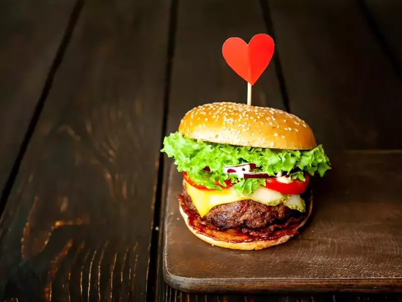 Burger pregătit acasă