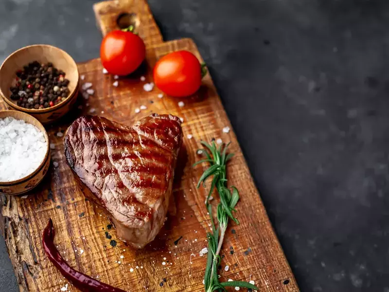 Friptură de porc cu legume la grătar - idei de rețete pentru prânz și cină