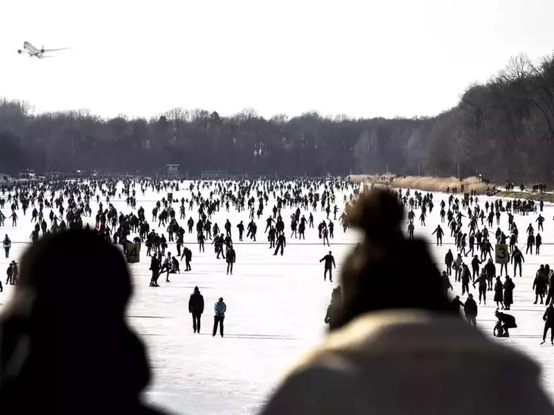 Lacul Bosbaan, de lângă Amsterdam, arhiplin