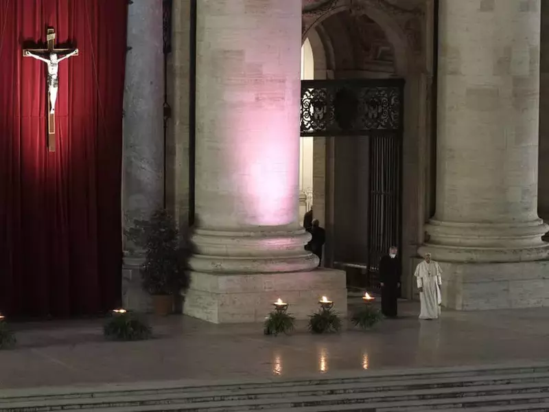 Papa Francisc, procesiune de Drumul Crucii în Piaţa Sfântul Petru | sursa foto: EPA