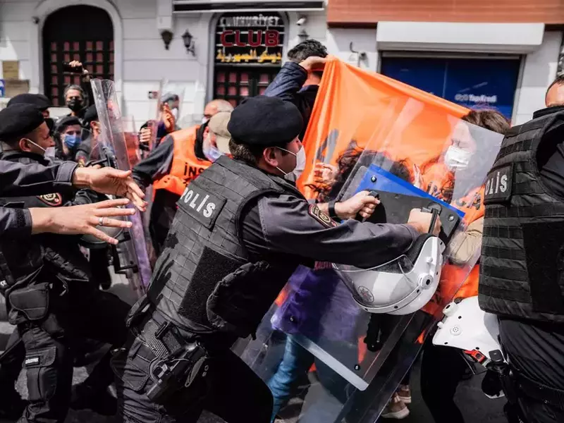 Proteste violente în Istanbul