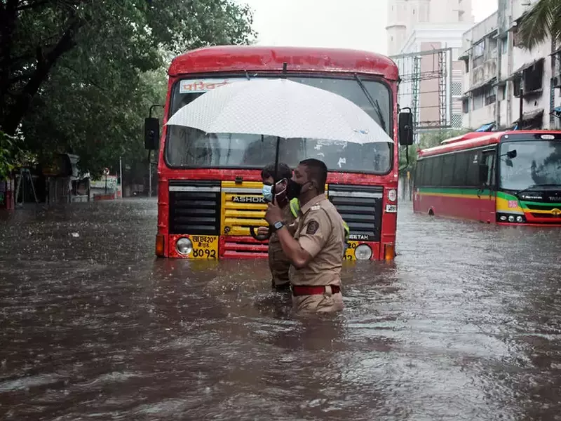 Cyclone Tauktae hits Mumbai