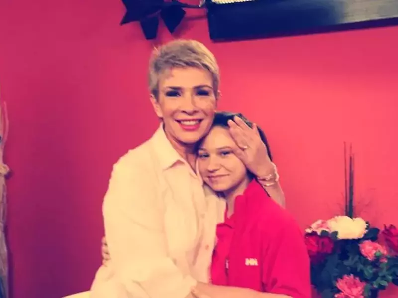 fiica lui teo trandafir are iubit 3