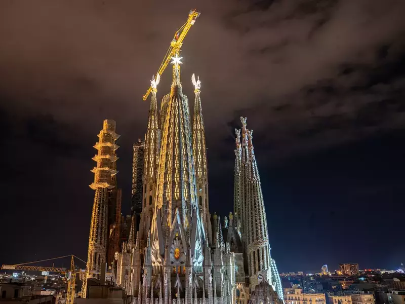 Holy Family Illuminates The Towers Of The Evangelists Luke And Mark For The First Time