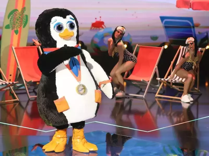 cine-este-pinguinul-de-la-masked-singer-2-1