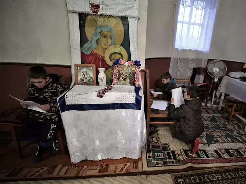 reportaj preot sarateni – mitus – foto mici site (46)