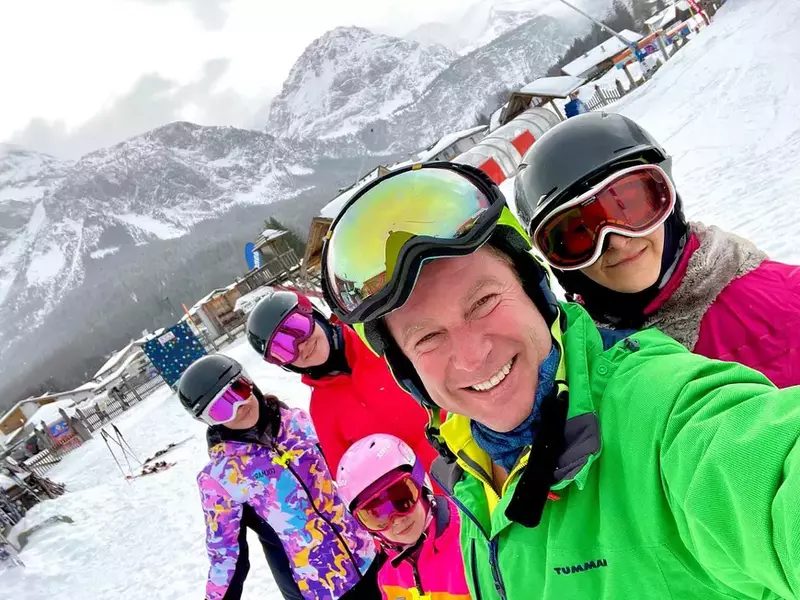 2738421794916451423300871019694390849282506n