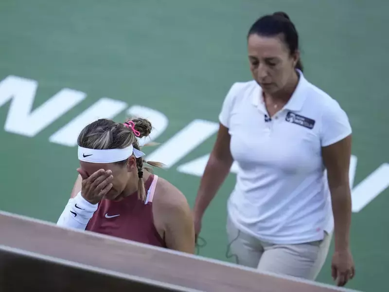 Victoria Azarenka a inceput sa planga in timpul meciului cu Elena Rybakina. Foto: EPA