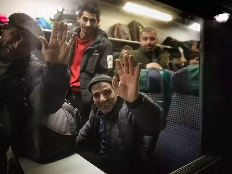 refugiati-gara-de-nord-s-108