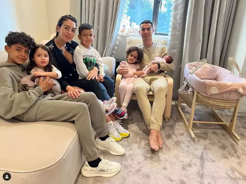 prima-imagine-cu-fiica-lui-cristiano-ronaldo