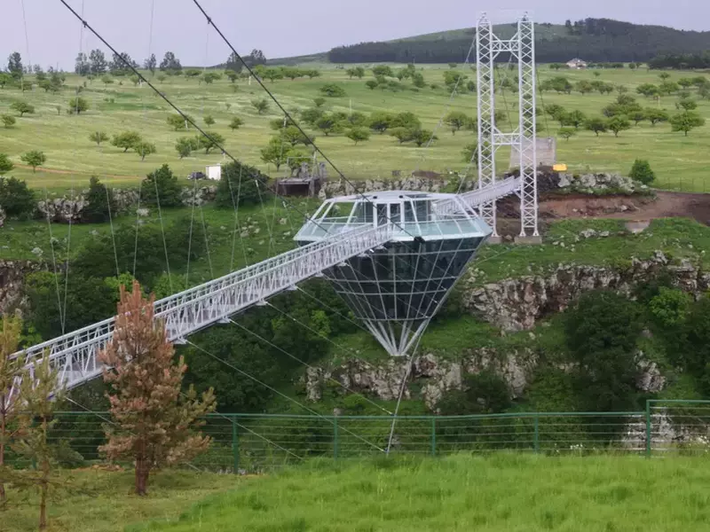 Glass bridge on the Dashbashi Canyon