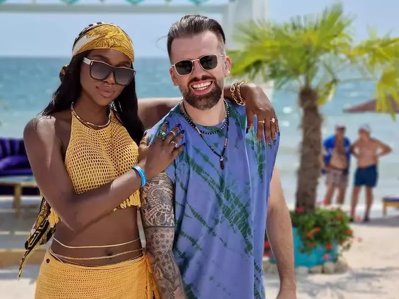 naomi-si-florin-ristei-la-mare