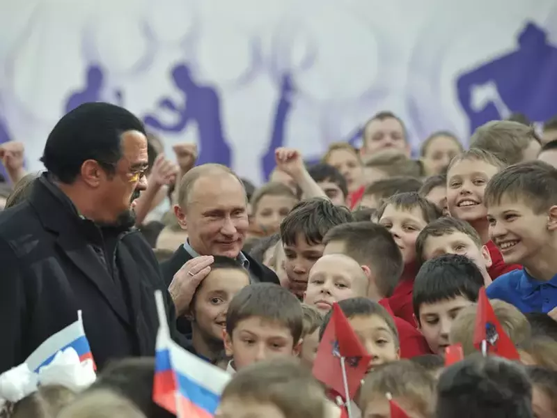 Vladimir Putin and Steven Seagal Visit Martial Arts Center