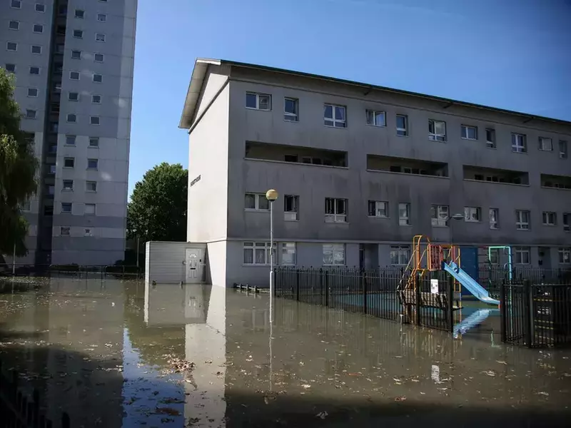 Water pipe bursts in Islington, north London, London, UK – 08 Aug 2022