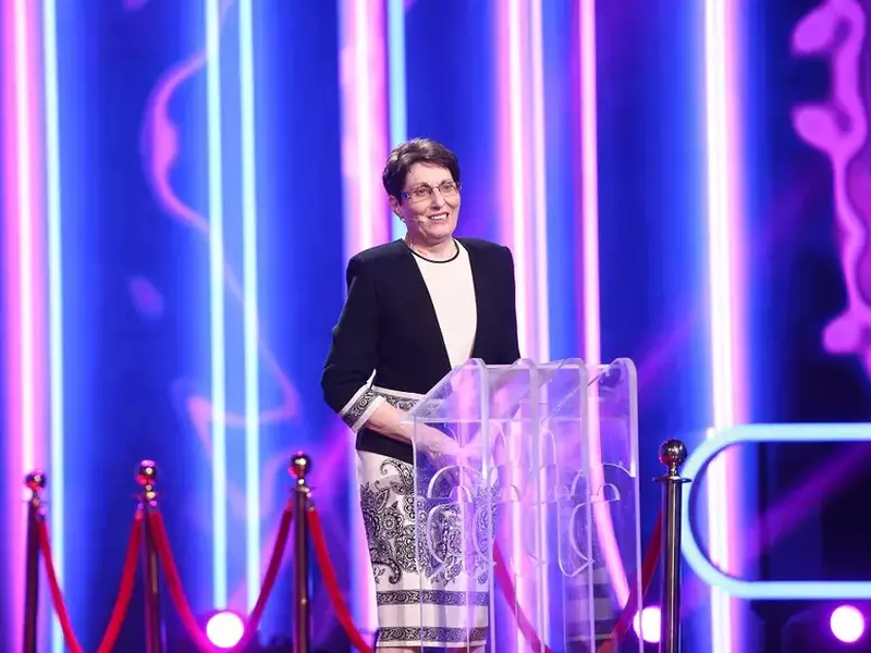 mama-iuliei-vantur-catinca-vantur-iumor