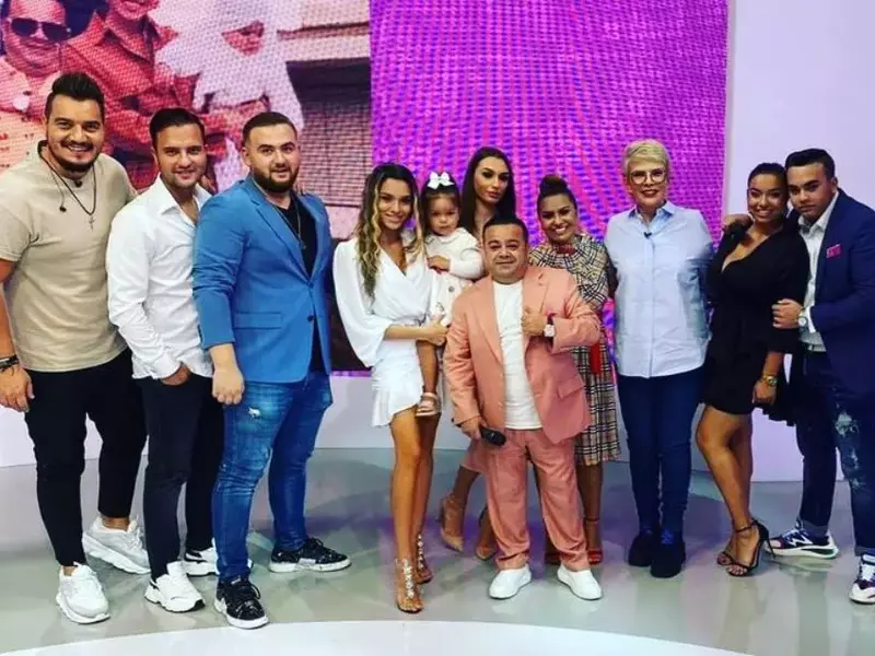 familia-lui-adrian-minune