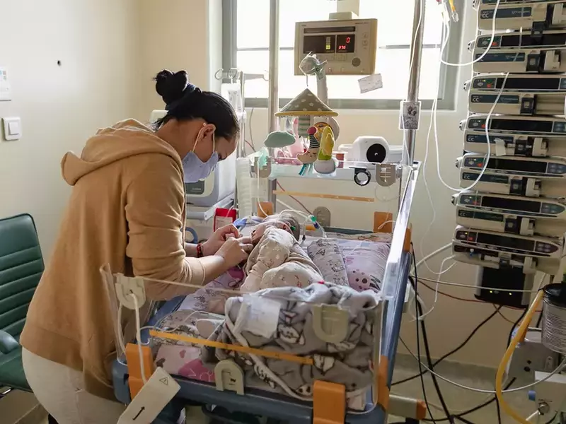 site-4–madalina-este-internata-de-cinci-luni-cu-fetita-ei-