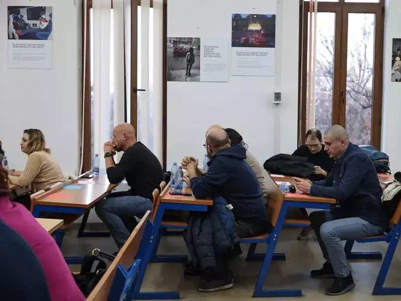 Participanți la vernisajul expoziției foto