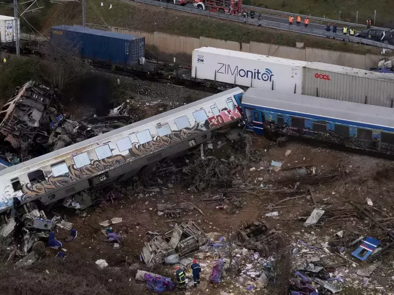 Dozens killed in train collision in Larissa