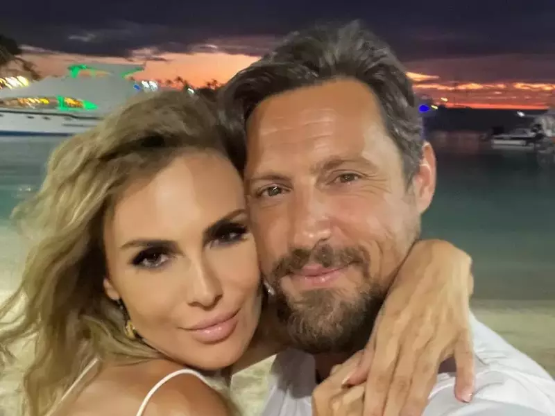 daniel-pavel-and-his-girlfriend-ana-1