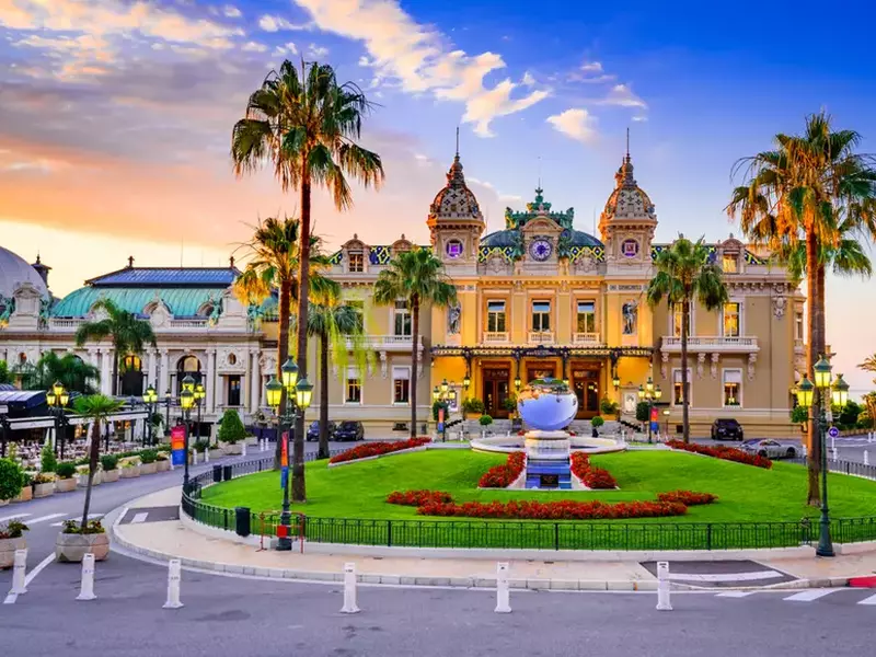 Cum se numesc locuitorii din Monaco - Imagine cu Cazinoul Monte Carlo