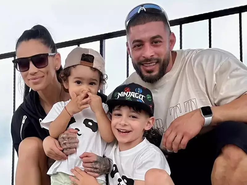 roxana-vancea-s-a-mutat-la-tara-cu-copiii-3