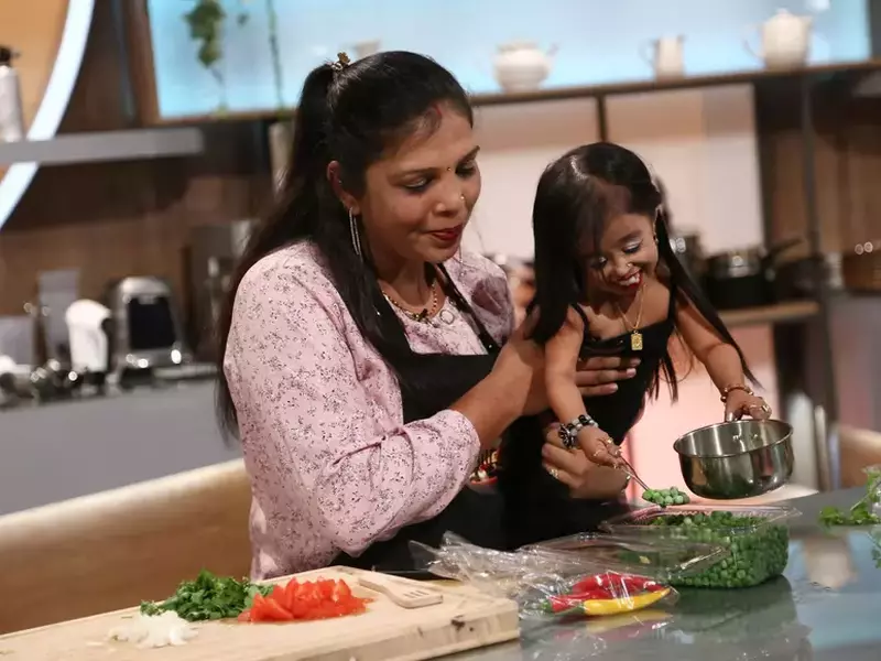 cea-mai-mica-femeie-din-lume4