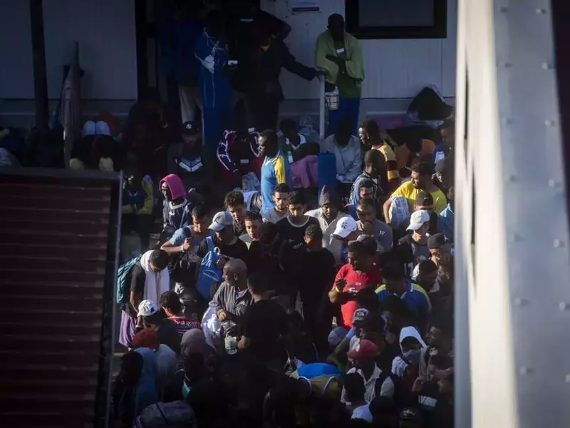 Italian authorities begin transfer of migrants from Lampedusa, Italy – 14 Sep 2023