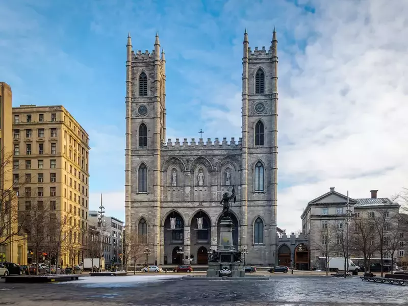 Ce poți să vizitezi în Canada - Basilica Notre Dame din Montreal